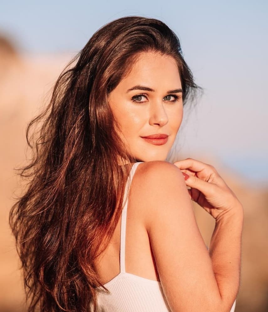 Lauren Mnaryarji